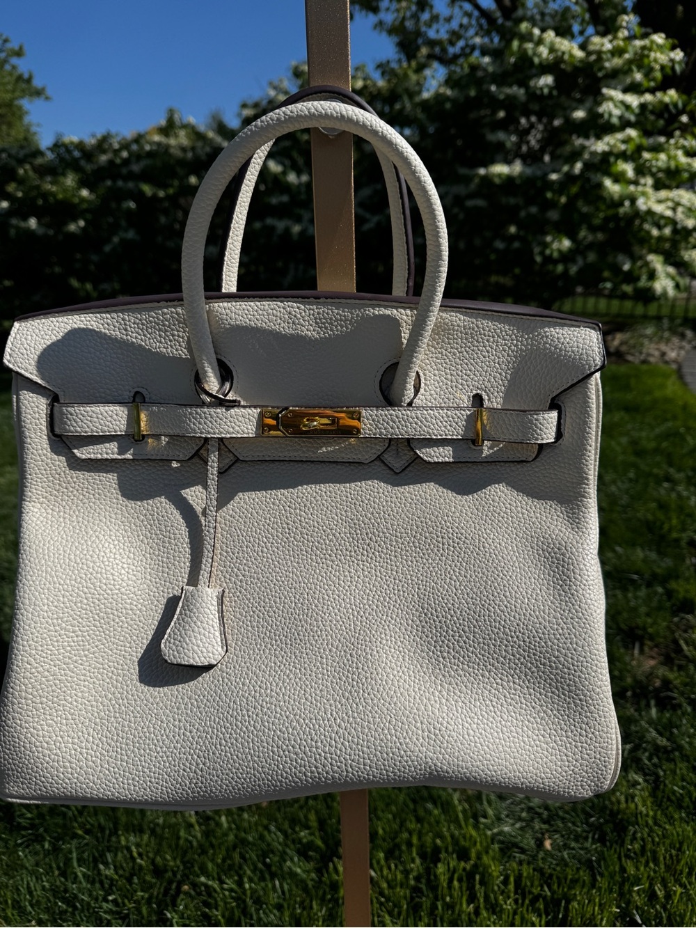 Structured Ivory cream Satchel Handbag Gold Tone Top Handle Crossbody paris key
